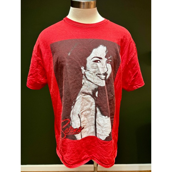 Selena Red Vintage Style Graphic Tee Men's Size 1X - Picture 1 of 6